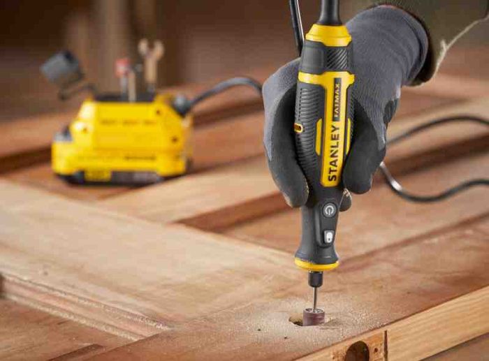 Паяльник акумуляторний STANLEY FATMAX SFMCE040B
