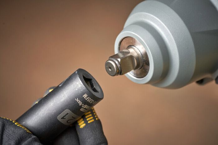 Гайковерт ударний акумуляторний STANLEY FATMAX SFMCF940B