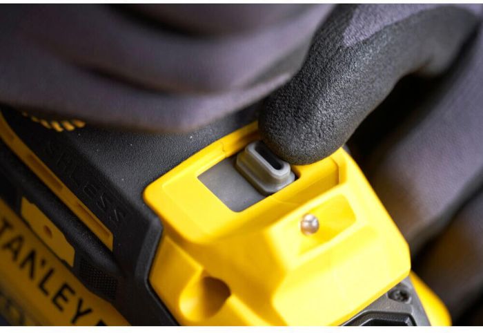Гайковерт ударний акумуляторний STANLEY FATMAX SFMCF940M1