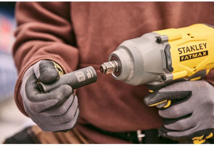 Гайковерт ударний акумуляторний STANLEY FATMAX SFMCF940M1