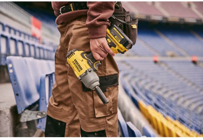 Гайковерт ударний акумуляторний STANLEY FATMAX SFMCF940M1