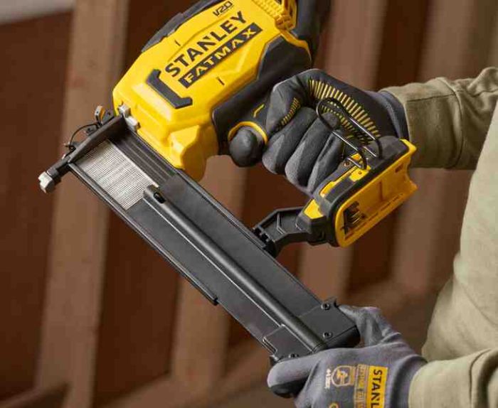 Пістолет цвяхозабивний акумуляторний STANLEY FATMAX SFMCN618B