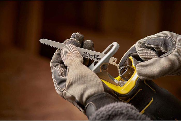 Пила шабельна акумуляторна STANLEY FATMAX SFMCS310B