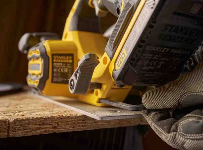 Пила циркулярна акумуляторна STANLEY FATMAX SFMCS550B