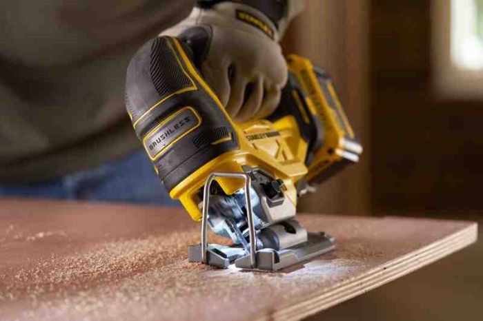 Пила лобзикова акумуляторна STANLEY FATMAX SFMCS650B