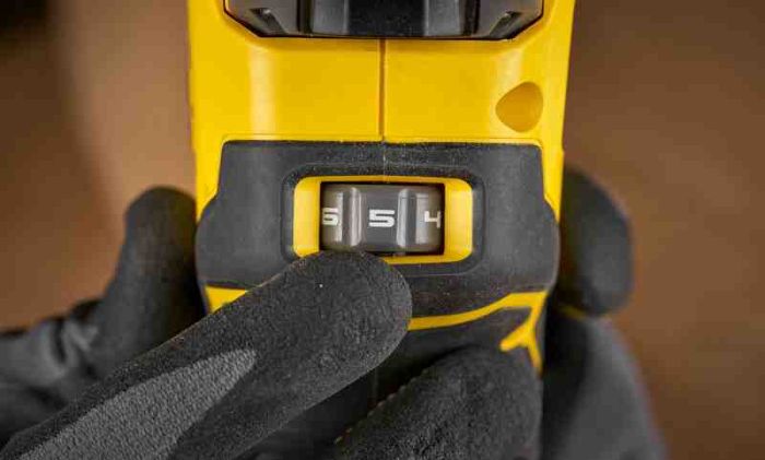 Фрезер акумуляторний безщітковий STANLEY FATMAX SFMCW400B