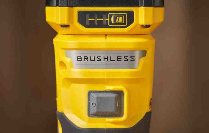 Фрезер акумуляторний безщітковий STANLEY FATMAX SFMCW400B
