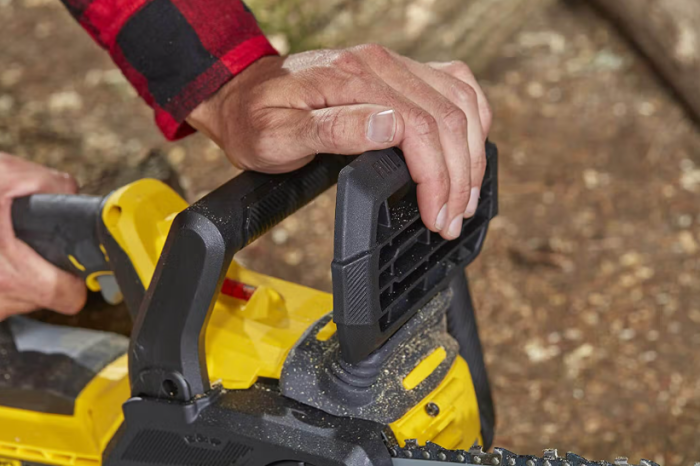 Акумуляторний набір STANLEY FATMAX V20: Ланцюгова пила SFMCCS630 та Потужний тример SFMCST933