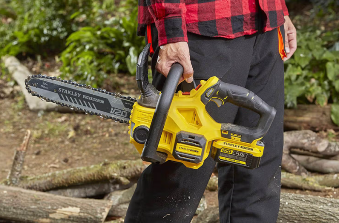 Акумуляторний набір STANLEY FATMAX V20: Ланцюгова пила SFMCCS630 та Потужний тример SFMCST933
