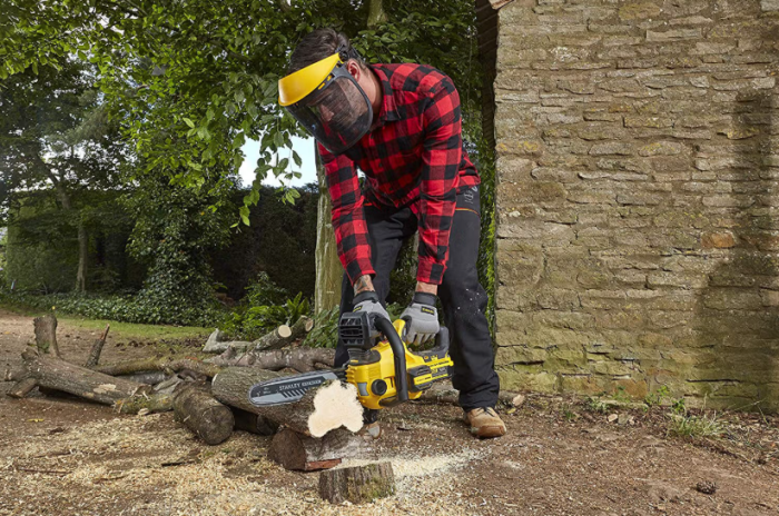 Акумуляторний набір STANLEY FATMAX V20: Ланцюгова пила SFMCCS630 та Садовий секатор SFMCPP32