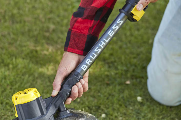 Акумуляторний набір STANLEY FATMAX V20: Безщіткова газонокосарка SFMCMW2651 та Професійний тример SFMCSTB933 + 2 АКБ 4 А+ЗП