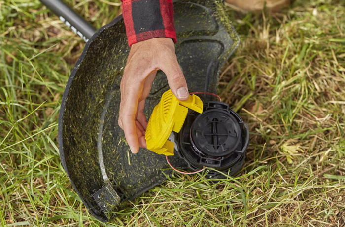 Акумуляторний набір STANLEY FATMAX V20: Безщіткова газонокосарка SFMCMW2651 та Професійний тример SFMCSTB933 + 2 АКБ 4 А+ЗП